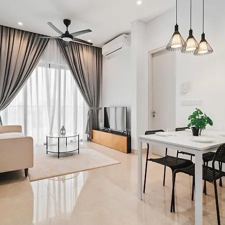 Twin Tower View 2Br Suite With Balcony Next To Lalaport Bbcc Shopping Mall 3-Mins To Lrt Station